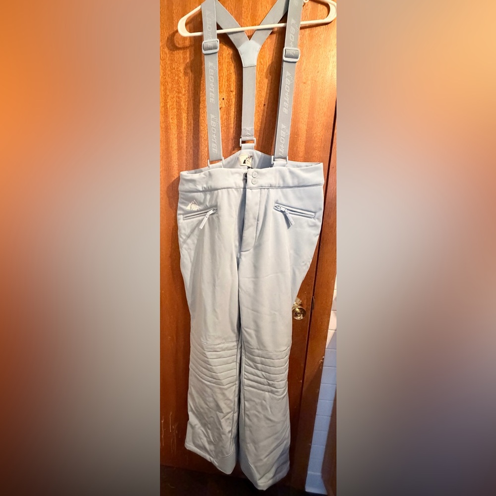 Ski pants with suspenders